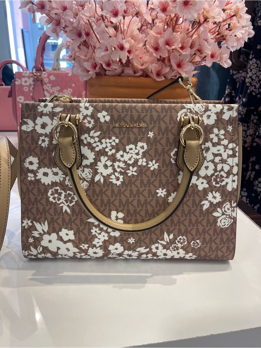 MICHAEL KORS Marilyn Medium Printed Signature Logo Satchel Crossbody 
CAMEL 
NWT - Picture 13 of 16
